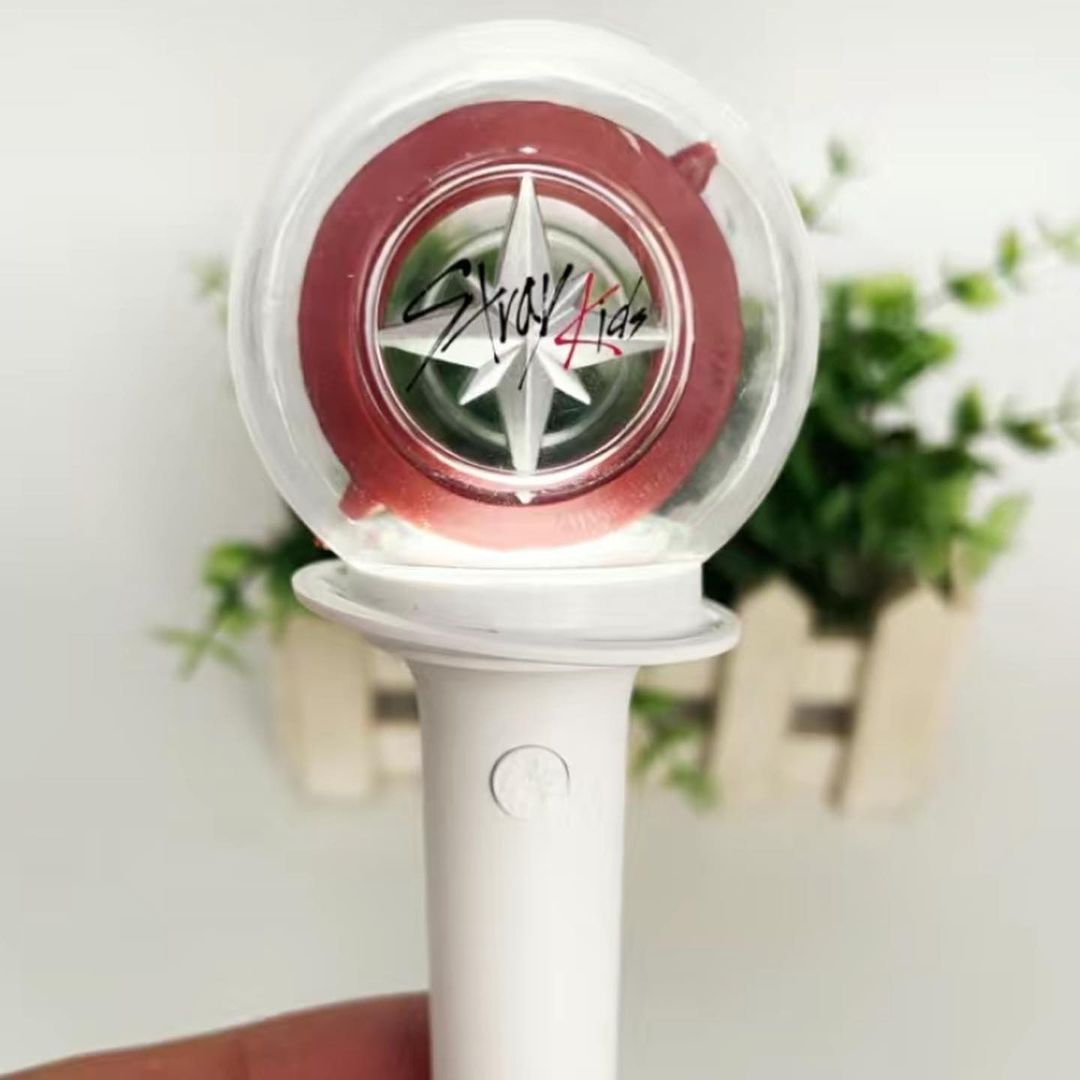 STRAY KIDS - lightstick ბრელოკი